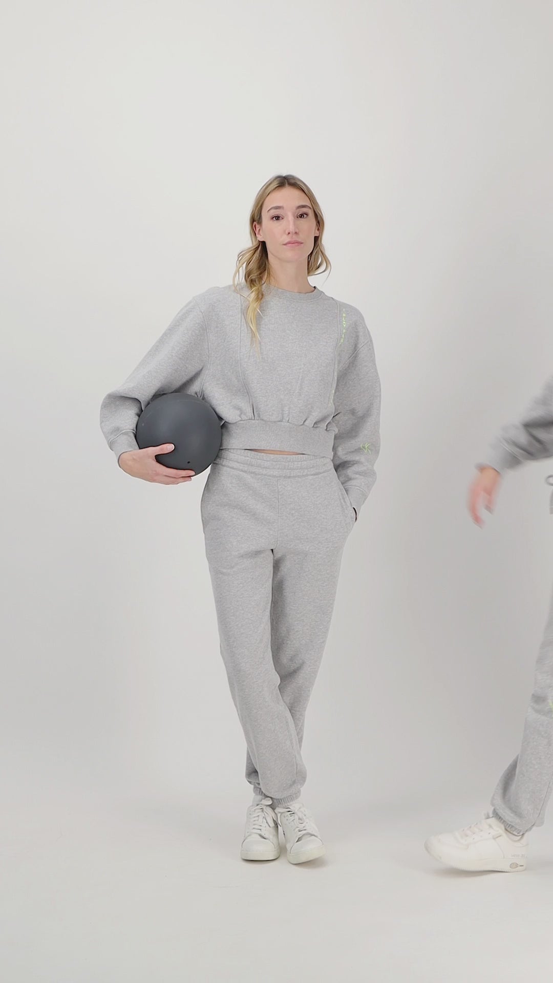 Gaby Sweatshirt – Oversized Cotton Crewneck with Cropped Hem